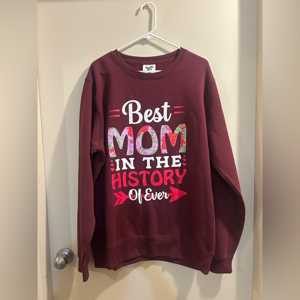 Best Mom Burgundy Sweatshirt